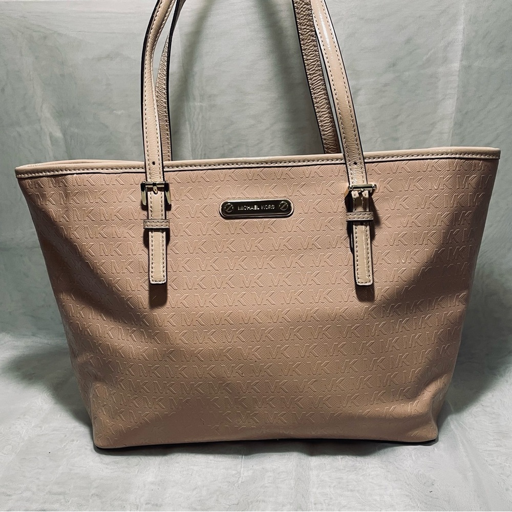 Michael Kors Jet Set Travel Signature Tote - Picture 2 of 12